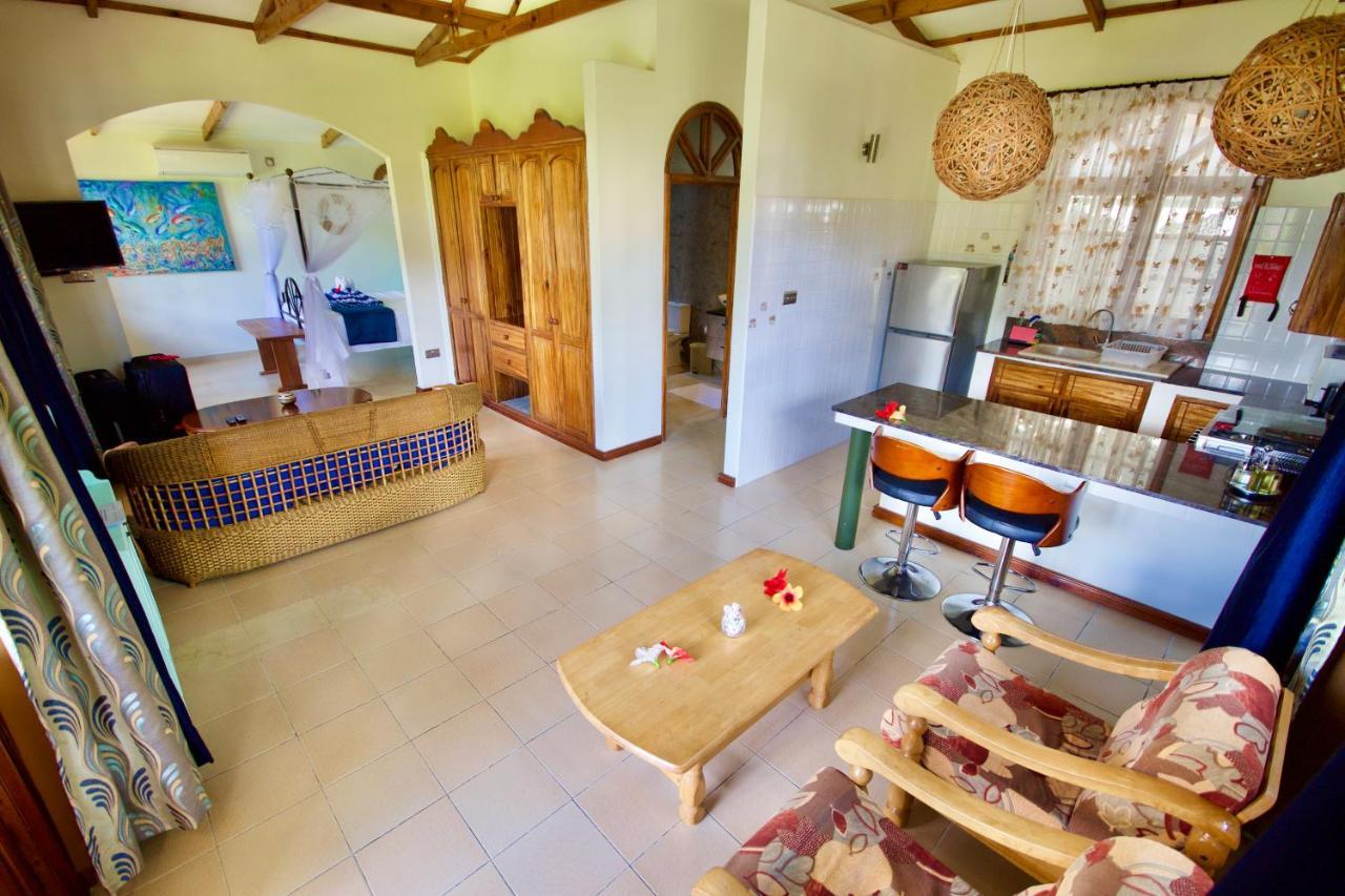 Sea Splash Self Catering And La Petite Maison Grand Anse  Exteriér fotografie