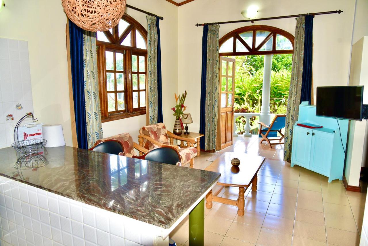 Sea Splash Self Catering And La Petite Maison Grand Anse  Exteriér fotografie